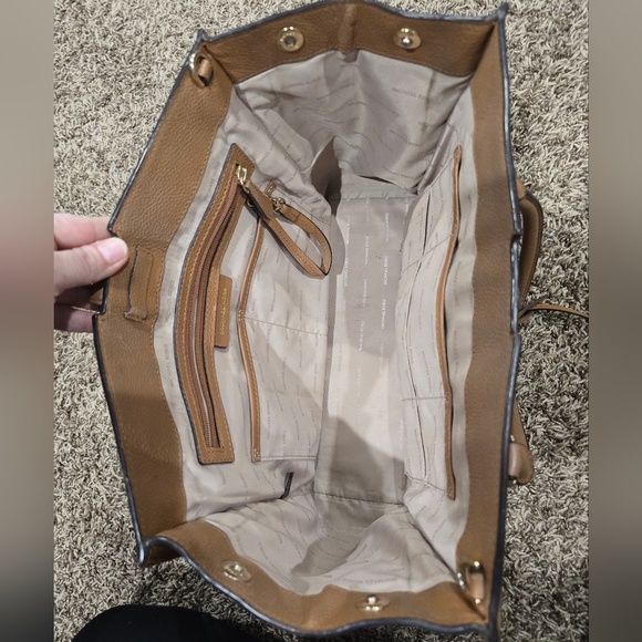 Michael Kors Bond Large Leather Satchel /Clutch in Acorn - Picture 7 of 12